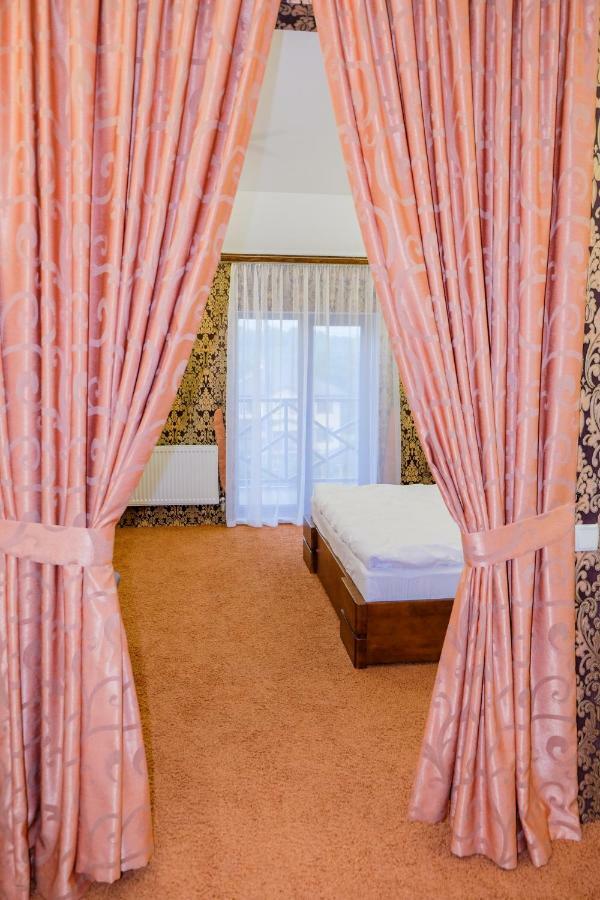 Оздоровчий Комплекс Гайки Заїзд Провулок Сухий Яр 12 Hotel Zhytomyr Ngoại thất bức ảnh