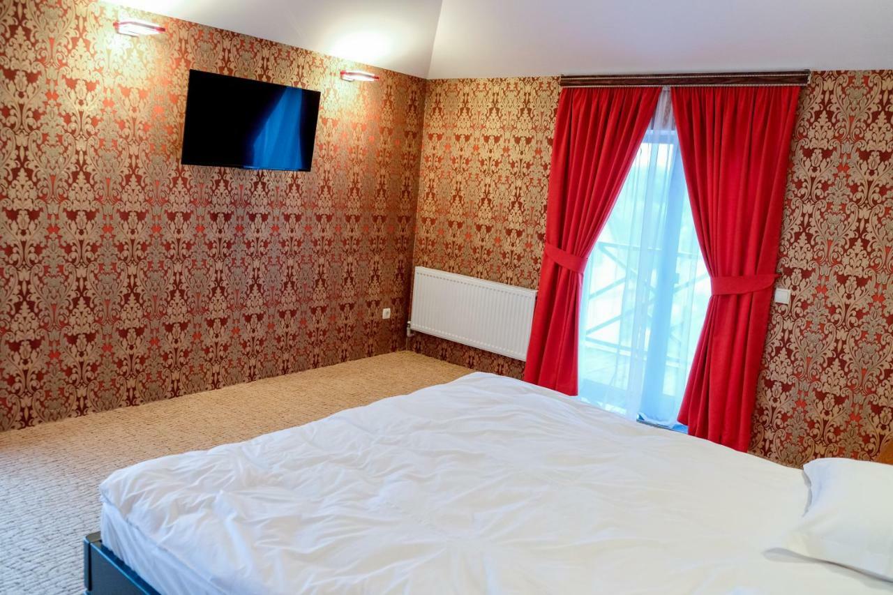 Оздоровчий Комплекс Гайки Заїзд Провулок Сухий Яр 12 Hotel Zhytomyr Ngoại thất bức ảnh