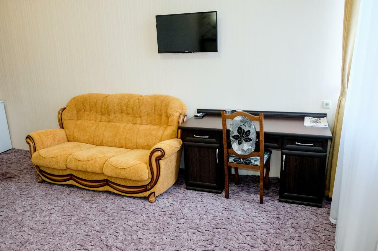 Оздоровчий Комплекс Гайки Заїзд Провулок Сухий Яр 12 Hotel Zhytomyr Ngoại thất bức ảnh
