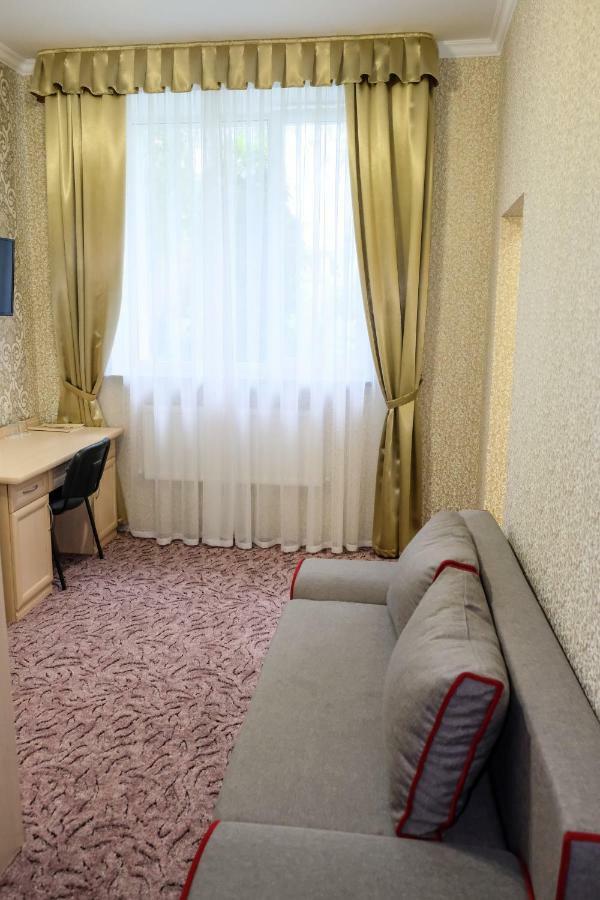 Оздоровчий Комплекс Гайки Заїзд Провулок Сухий Яр 12 Hotel Zhytomyr Ngoại thất bức ảnh