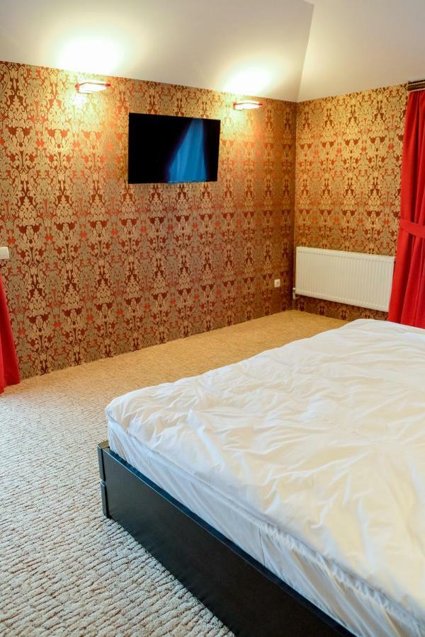 Оздоровчий Комплекс Гайки Заїзд Провулок Сухий Яр 12 Hotel Zhytomyr Ngoại thất bức ảnh