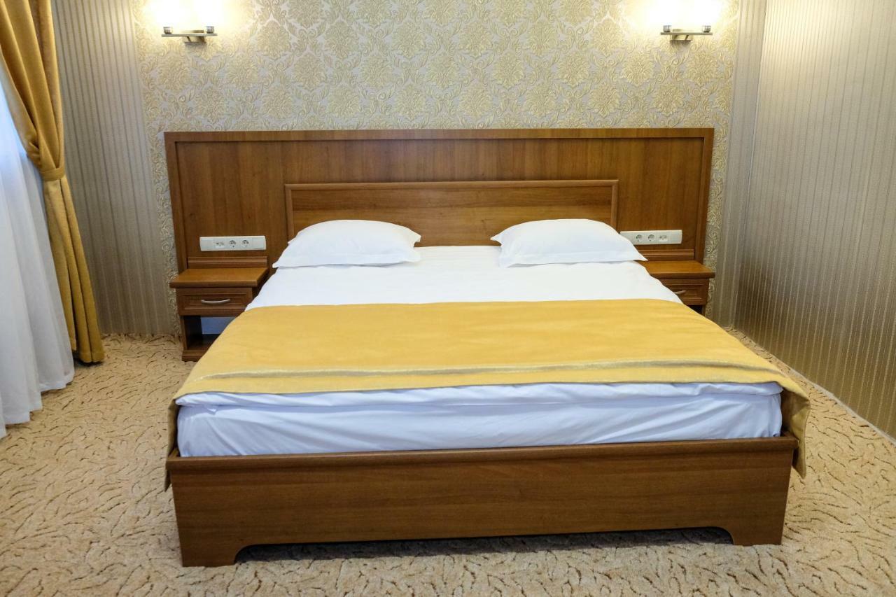 Оздоровчий Комплекс Гайки Заїзд Провулок Сухий Яр 12 Hotel Zhytomyr Ngoại thất bức ảnh
