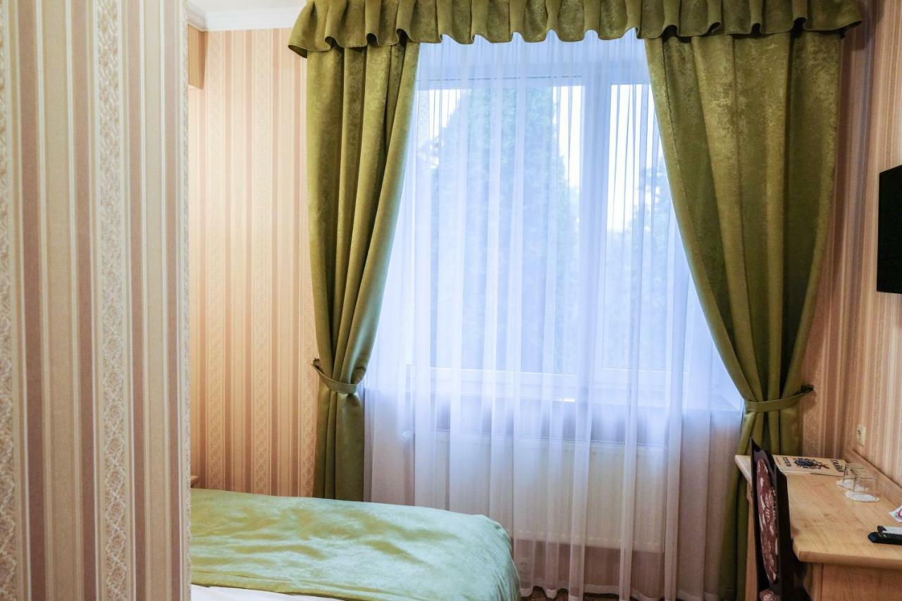 Оздоровчий Комплекс Гайки Заїзд Провулок Сухий Яр 12 Hotel Zhytomyr Ngoại thất bức ảnh