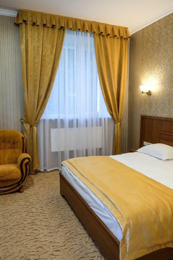 Оздоровчий Комплекс Гайки Заїзд Провулок Сухий Яр 12 Hotel Zhytomyr Ngoại thất bức ảnh