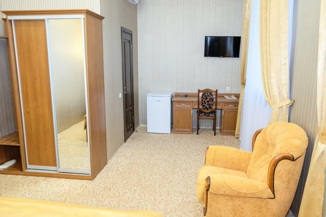 Оздоровчий Комплекс Гайки Заїзд Провулок Сухий Яр 12 Hotel Zhytomyr Ngoại thất bức ảnh